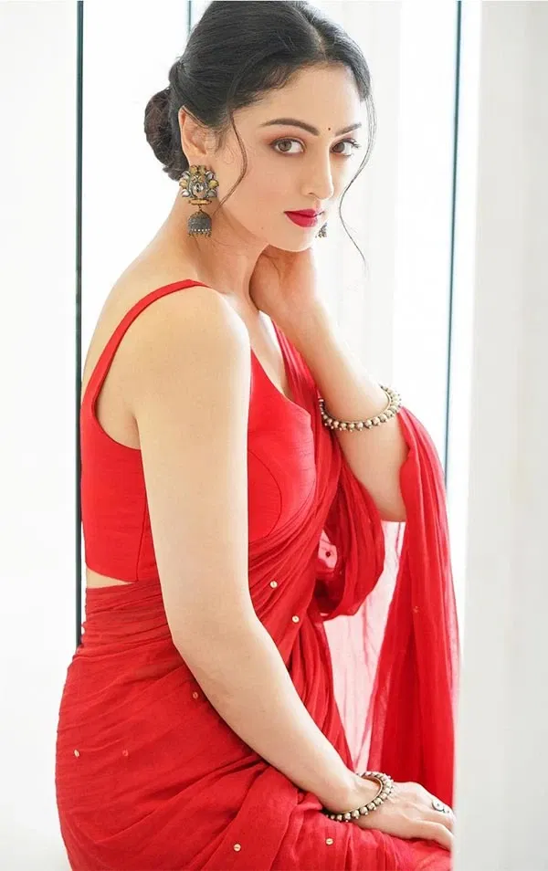 Avatar of Sandeepa Dhar (Frustrated Wife Of Neighbour)