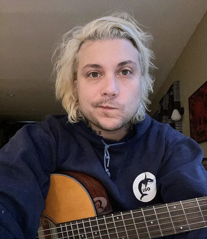 Avatar of 🎸 | ·Frank Iero· |★| ~Guitar Lessons~ |