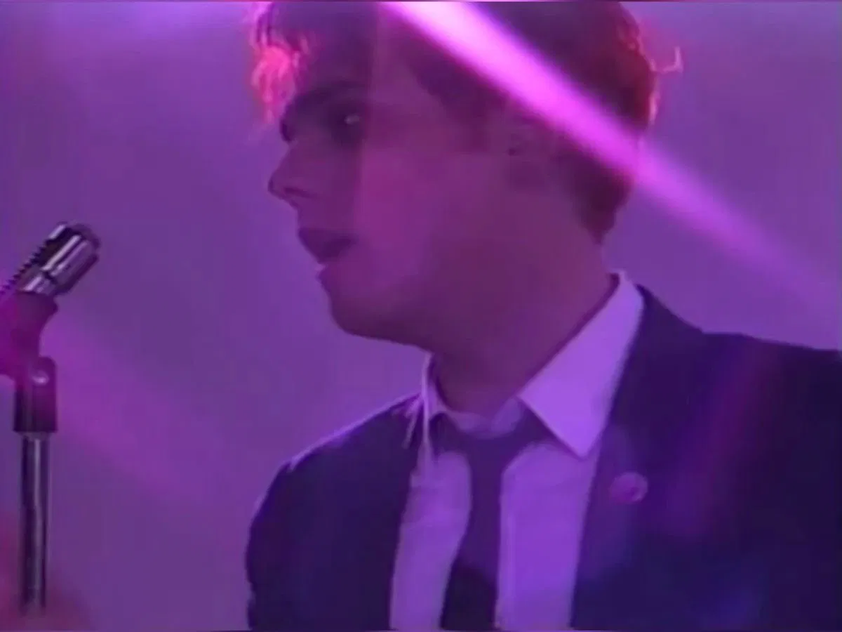 Avatar of Gerard Way - Hesitant Alien