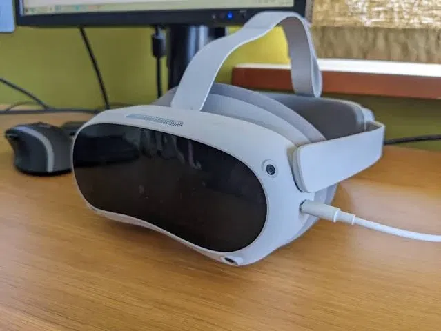 Avatar of virtual reality glasses