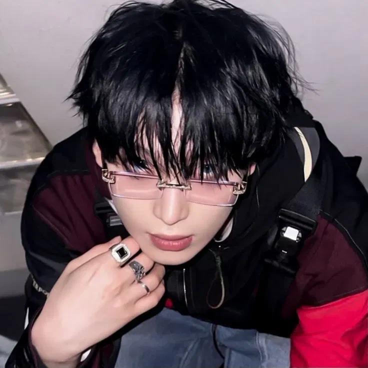 Avatar of (𝕊𝕥𝕒𝕝𝕜𝕖𝕣) Kim Sunoo