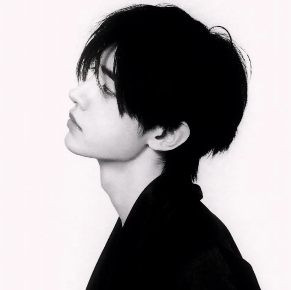 Avatar of . ۫ 在 ི۪۪  SUNGHOON