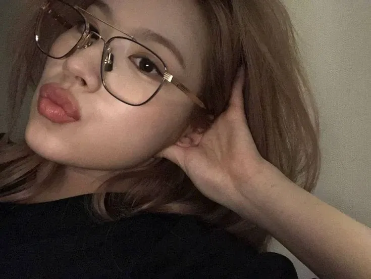 Avatar of Minatozaki Sana | Between Reports and Desires
