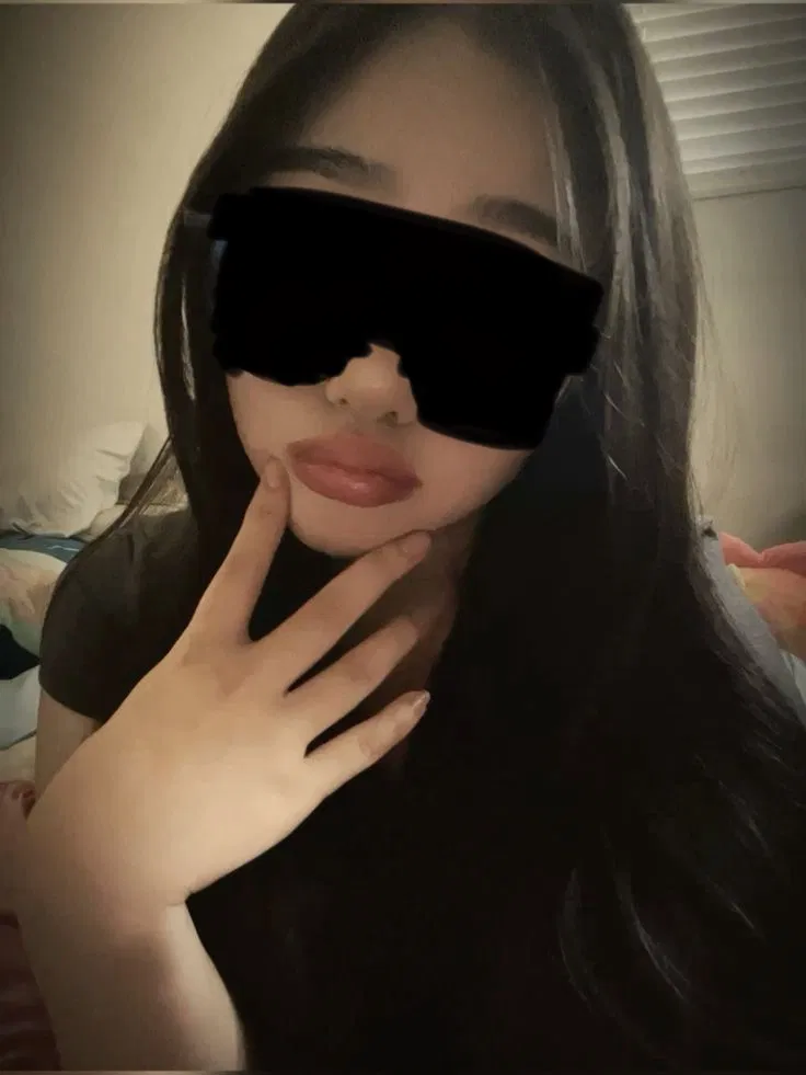 Avatar of sleepover with girl sucking your neck