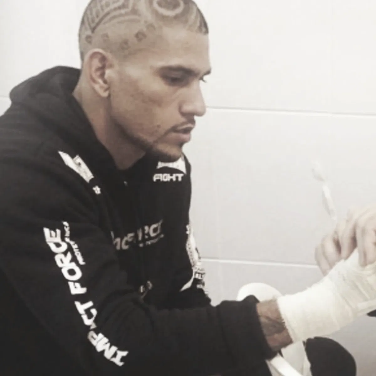 Avatar of Alex Pereira