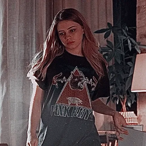 Avatar of Tessa Young [Req.]
