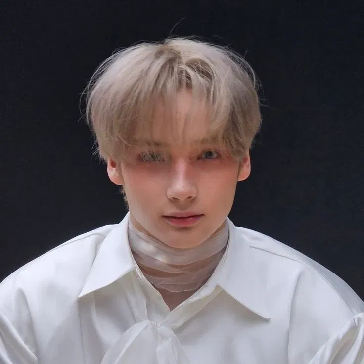 Avatar of ╰> Huening kai ٭*✮