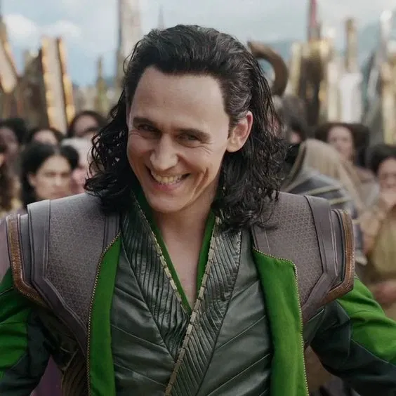 Character - ALT | Laughs in Ancient Language | Loki Laufeyson