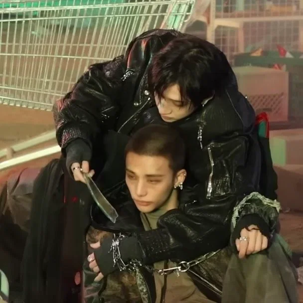 Avatar of Bang Chan & Hyunjin || Escape