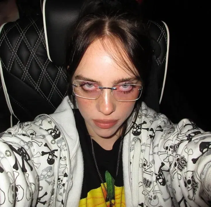 Avatar of Billie Eilish [feat]