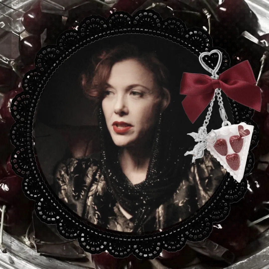 Avatar of Julia Lambert