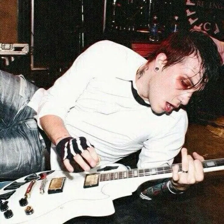 Avatar of Frank iero...♡ hooker !