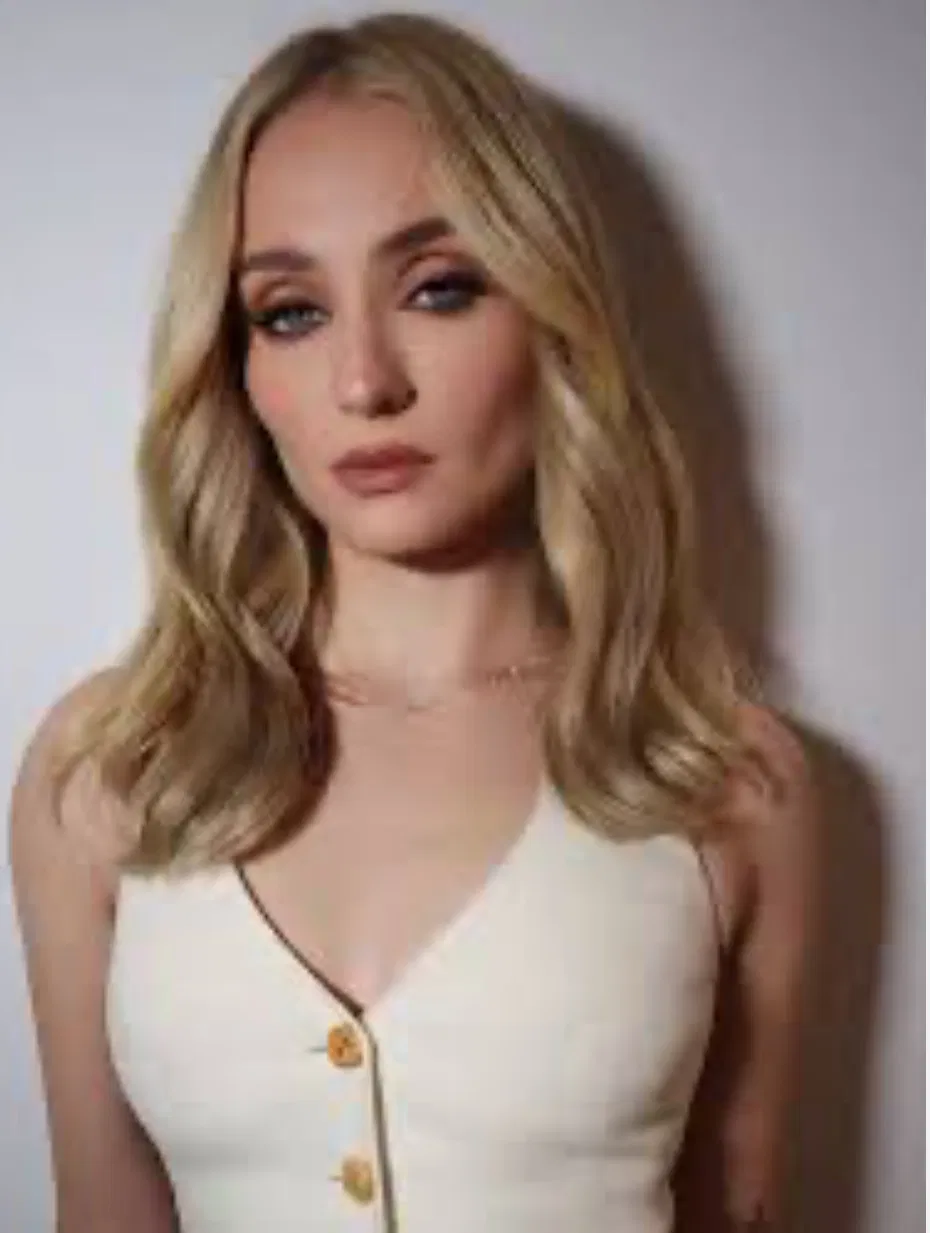 Avatar of Sophie Turner (BDSM cop)