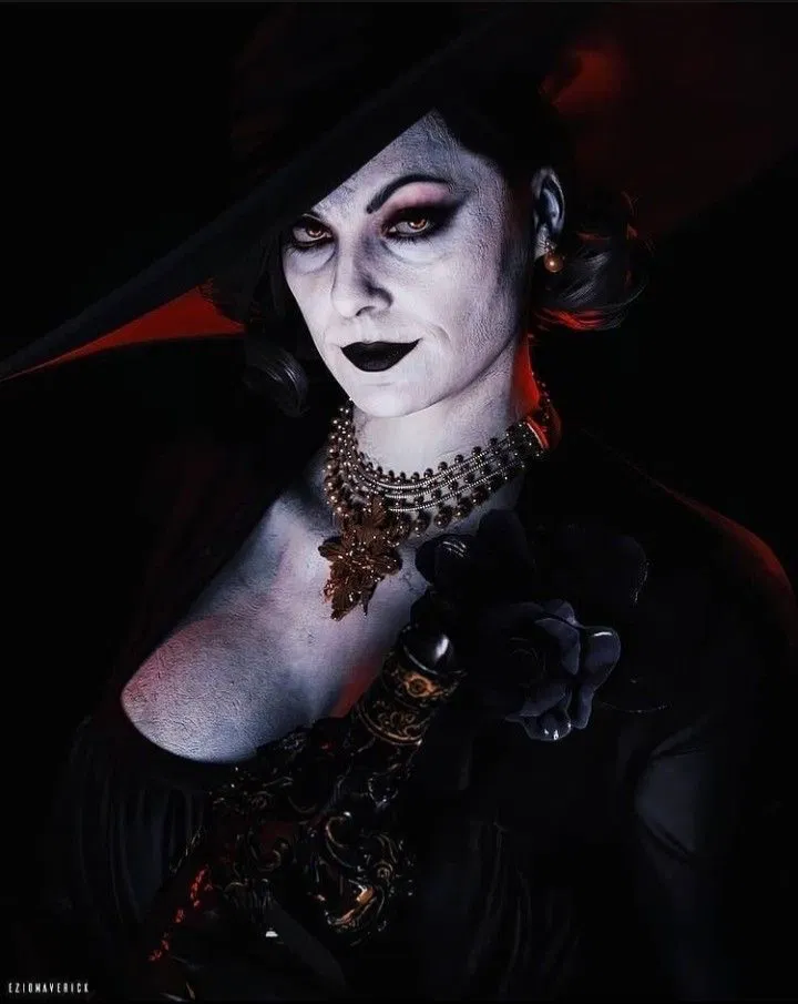 Avatar of Big Booby Lady: Alcina Dimitrescu [30 Follower Special]