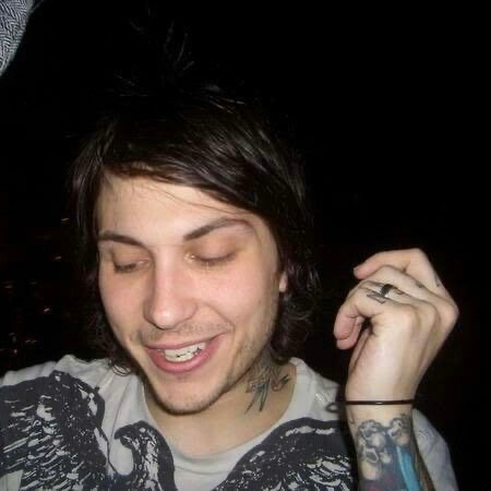 Avatar of ╰﹒𖹭﹒ Frank Iero