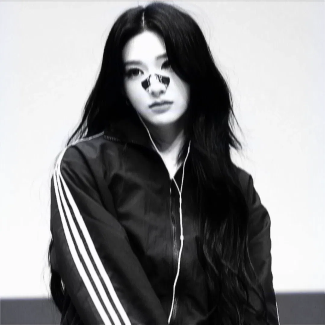 Avatar of ₊‧ ୨₍“Zhou Xinyu”₎୧ ‧₊