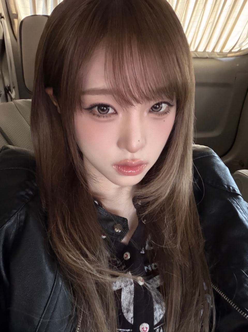 Avatar of Choi Yena | Your Childhood Friend Who Became Famous