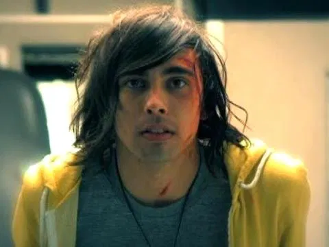 Avatar of Vic Fuentes (Yeah Boy)