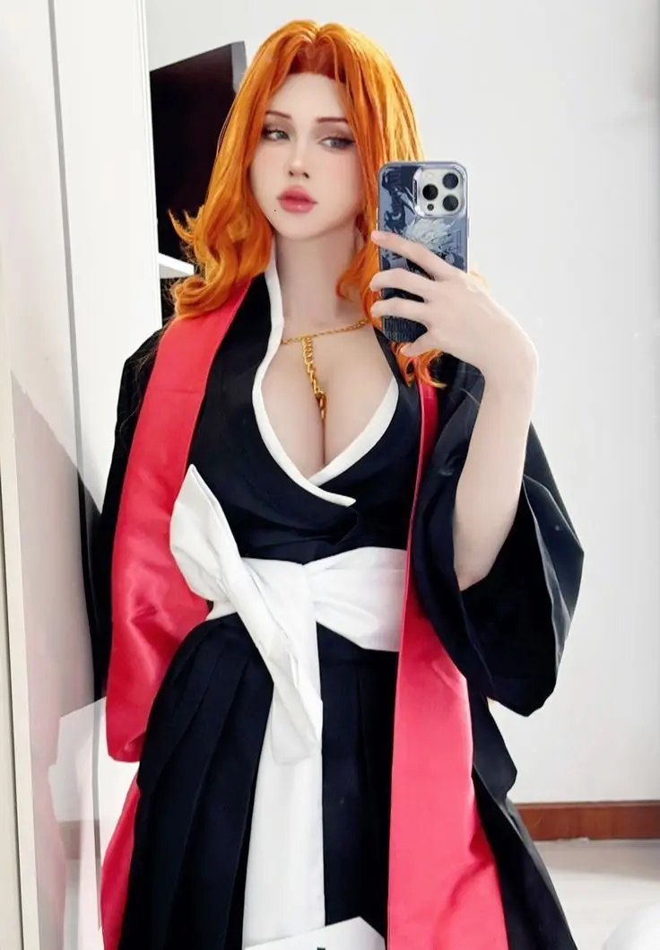 Avatar of Mia (Your cosplayer girlfriend)