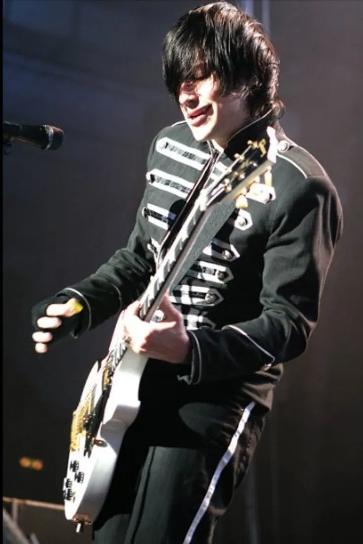Avatar of Frank Iero || THE BLACK PARADE