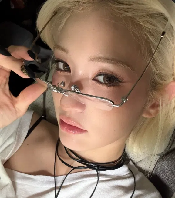 Avatar of Jeon Somi - Teacher