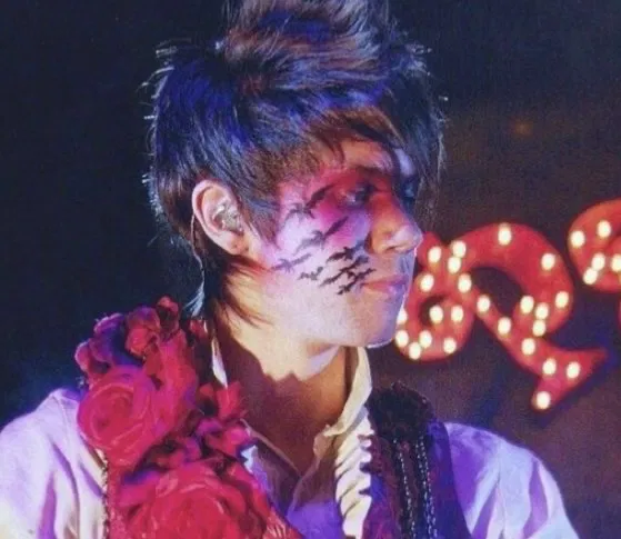 Avatar of ⠀⠀𓏵   　ryan ross
