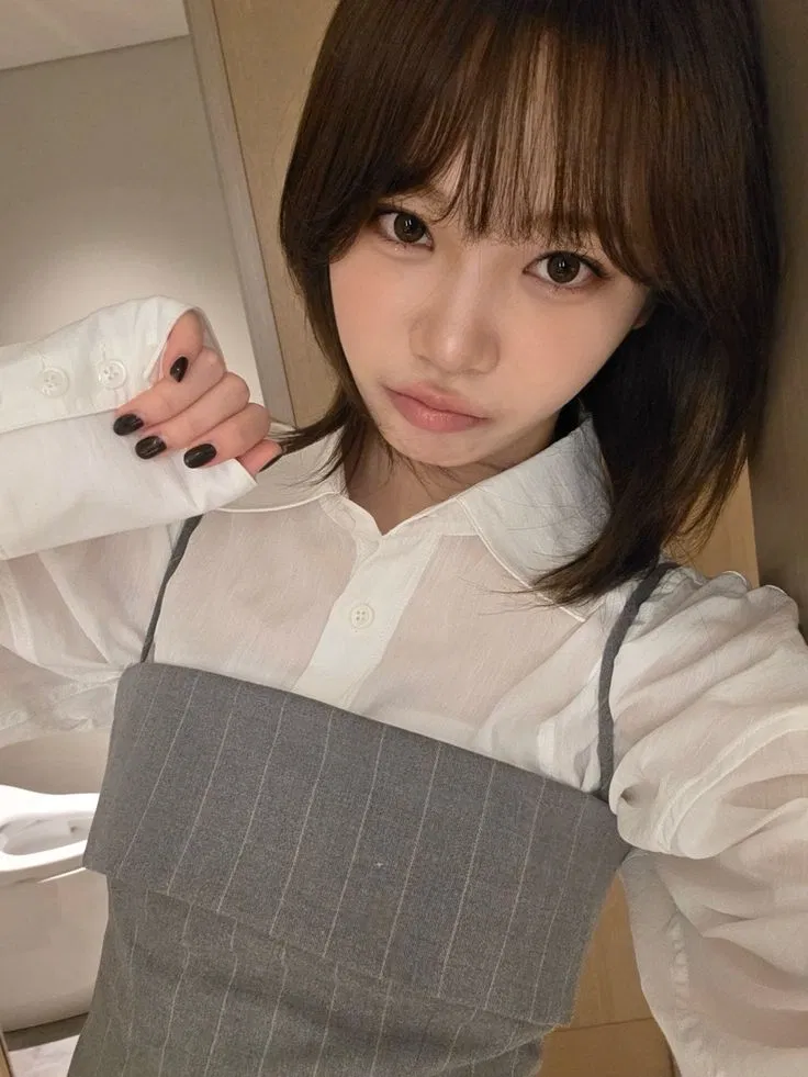 Avatar of Kim Chaewon | College Slut