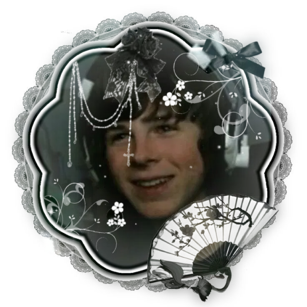 Avatar of Carl Grimes//sugar on my tongue 