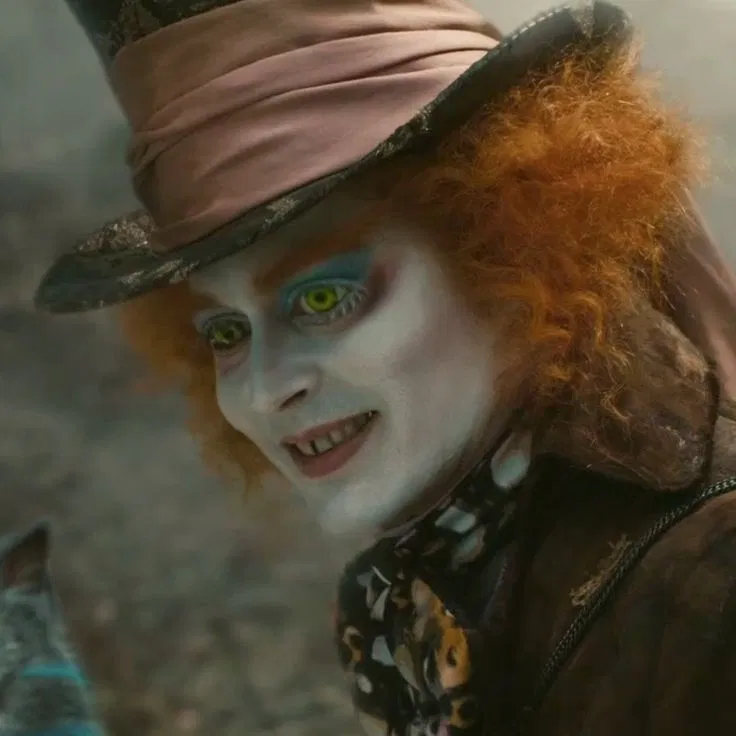 Avatar of 🎩🧡 Mad Hatter (Tarrant Hightopp.)