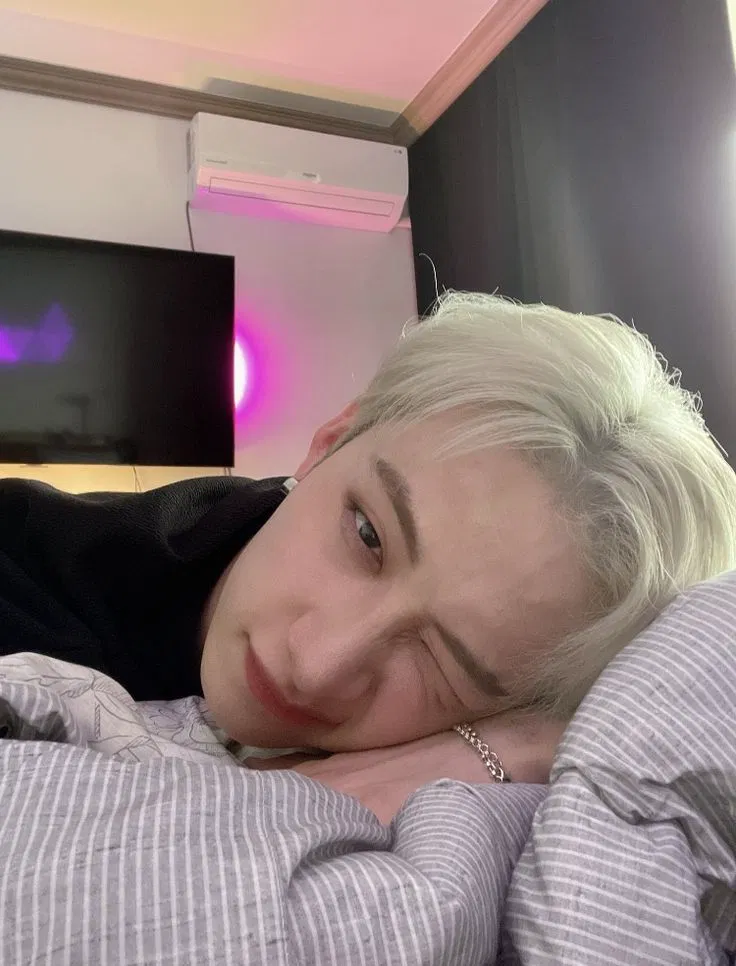 Avatar of *Bang Chan - Sleepy stalker