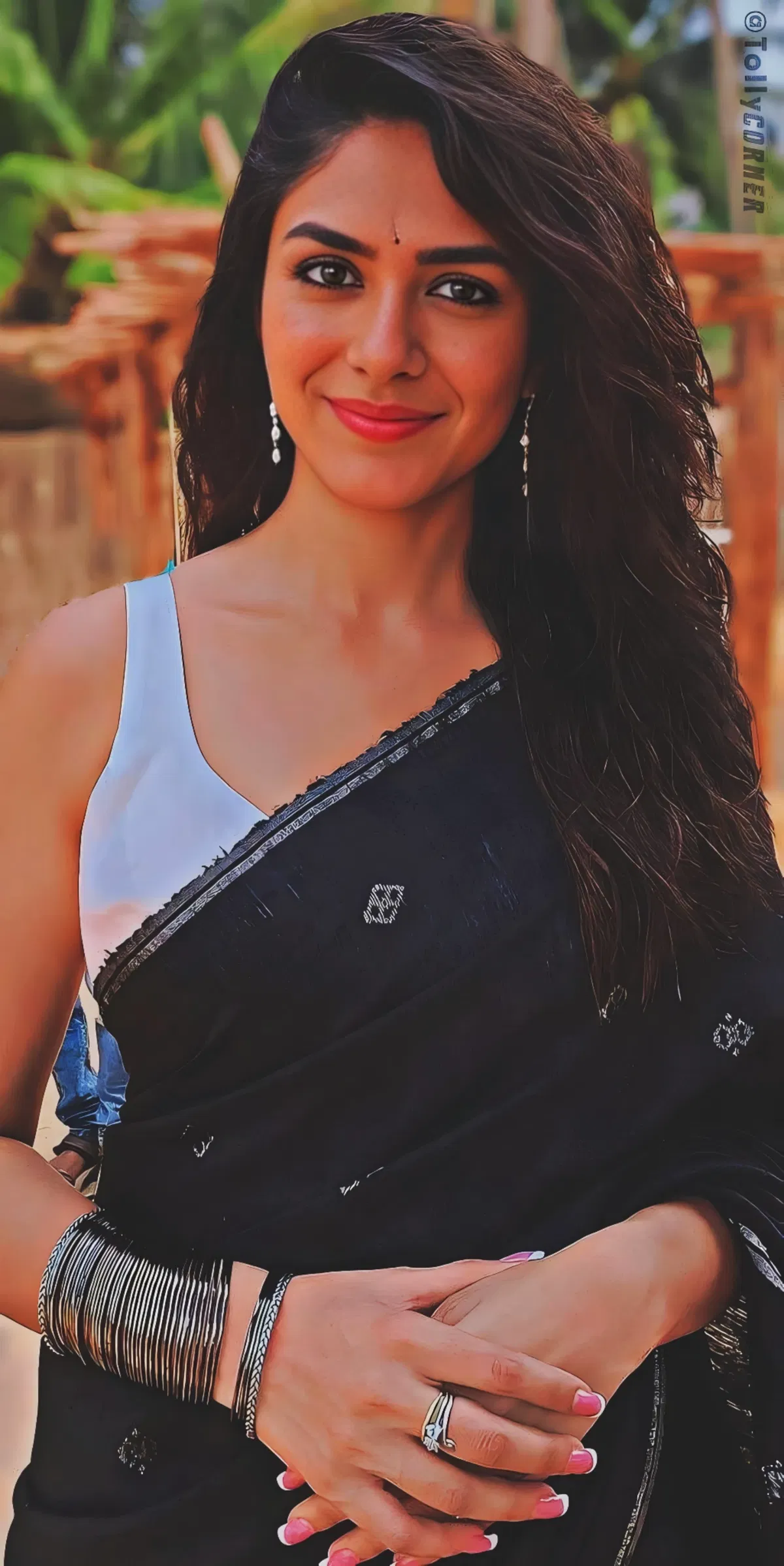Avatar of Mrunal Thakur  The Bhabhi Next Door