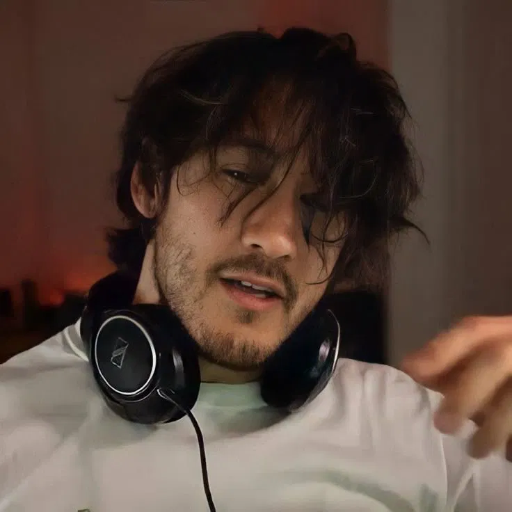 Avatar of Mark Edward Fischbach 