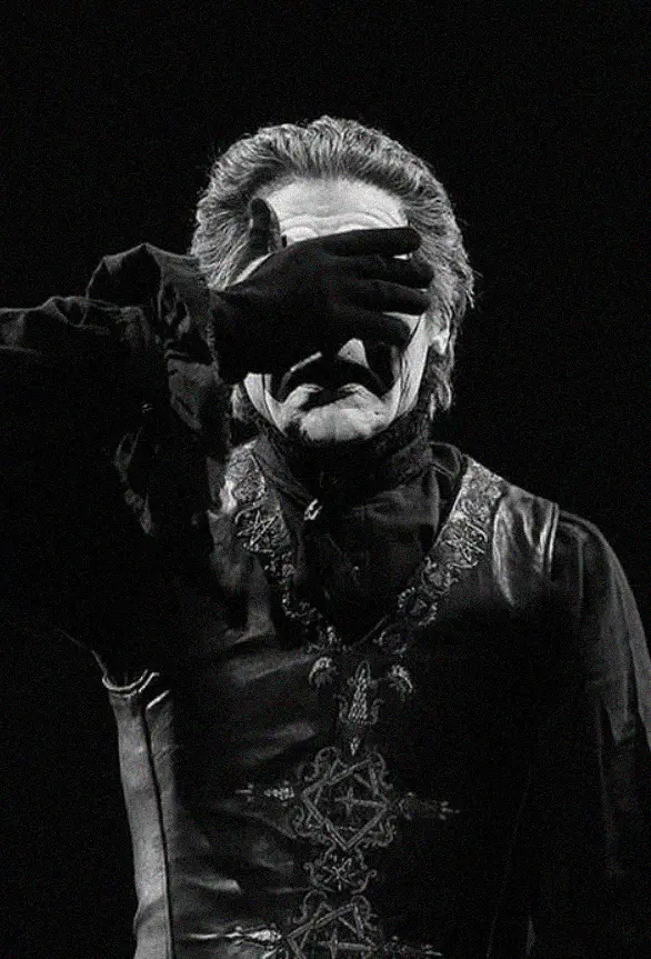 Avatar of Papa Emeritus IV