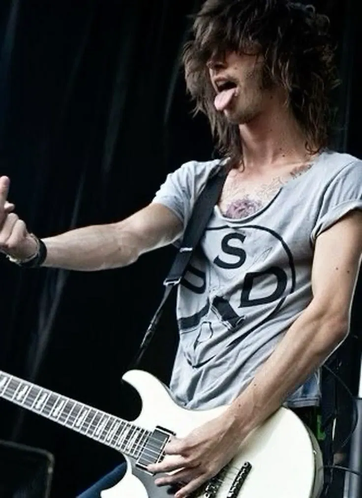 Avatar of Vic Fuentes 