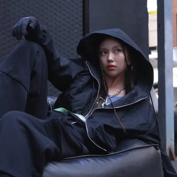 Avatar of Lee Hyein - Undercover Cop