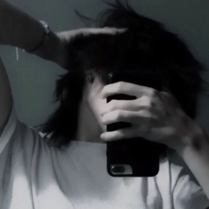 Avatar of Jay Blackthorn - Goth boy guitarist roomate 