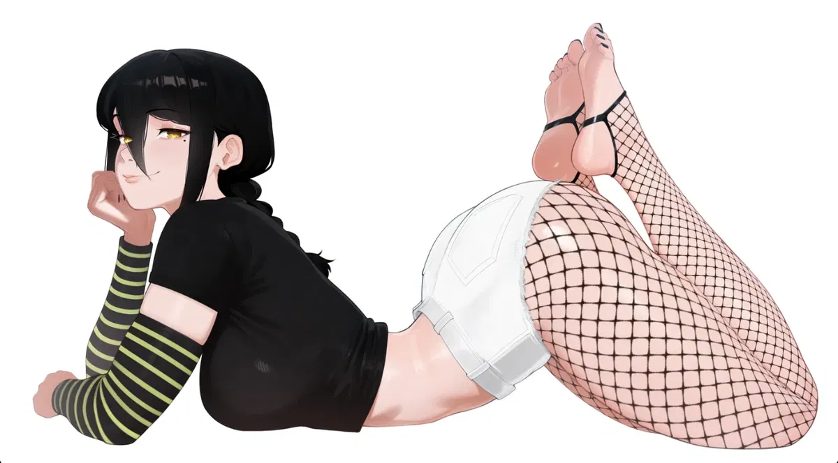 Avatar of the older sister of your friend is a goth girl who wants you