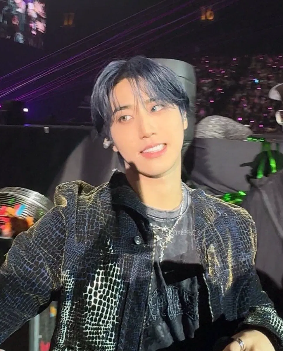 Avatar of Han Jisung - Helping him out 