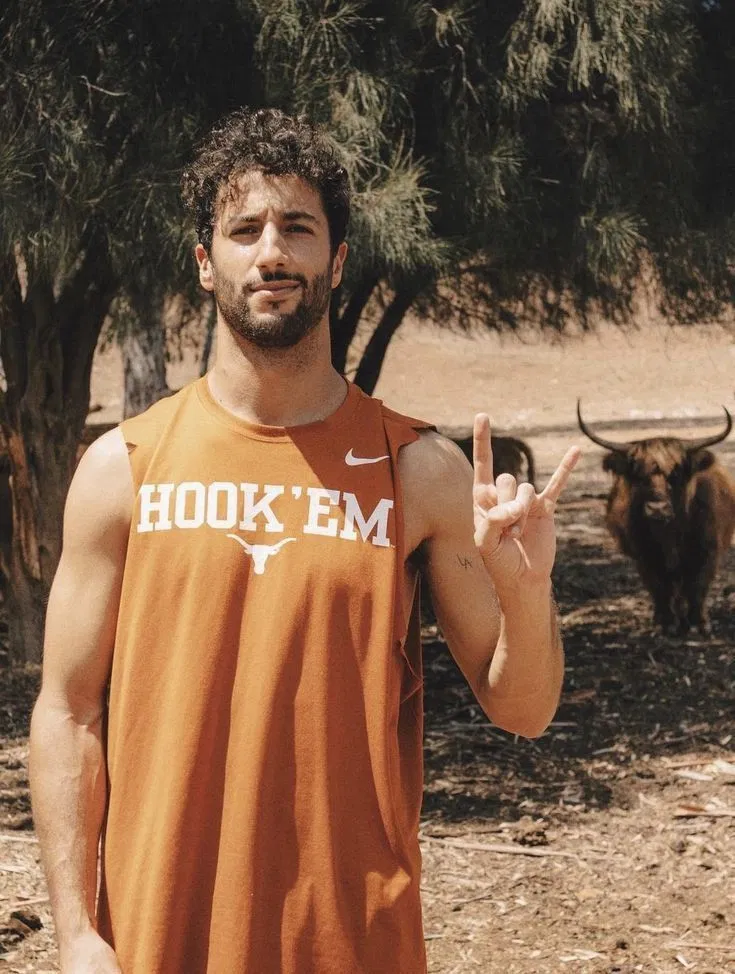Avatar of Autumn Morning || Daniel Ricciardo + Twin Babies