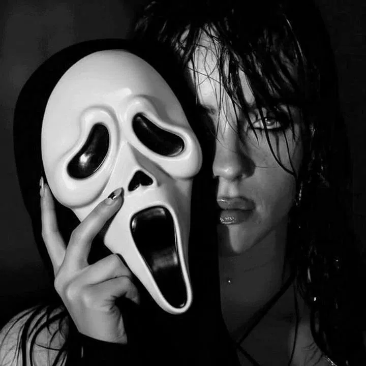 Avatar of Billie Eilish [GHOST FACE - WLW]