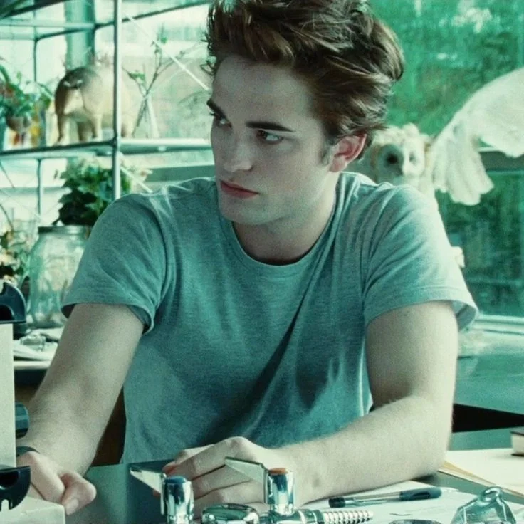 Avatar of ✰ Edward Cullen .ᐟ