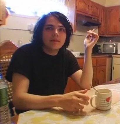 Avatar of Gerard Way || Like Ghosts In Snow