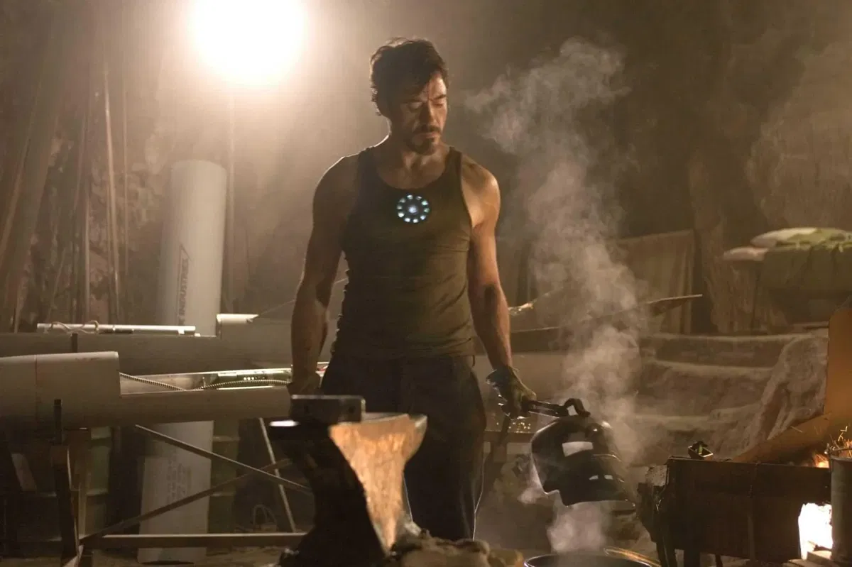 Avatar of Iron Man - Building the Suit in Cave