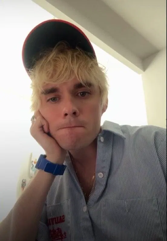 Avatar of Awsten knight (^.^)