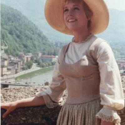 Avatar of ❀  ꫂ ၴႅ༘  Fraulein Maria ꫂ ၴႅ༘ ❀  ( the sound of music) 