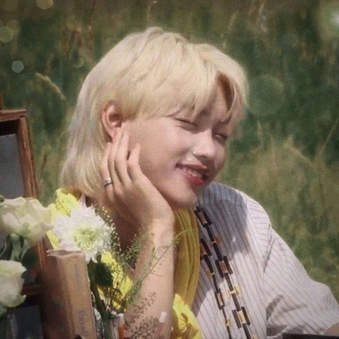 Avatar of Lee Felix –ˎ ִֶָ☾. 圧痛 