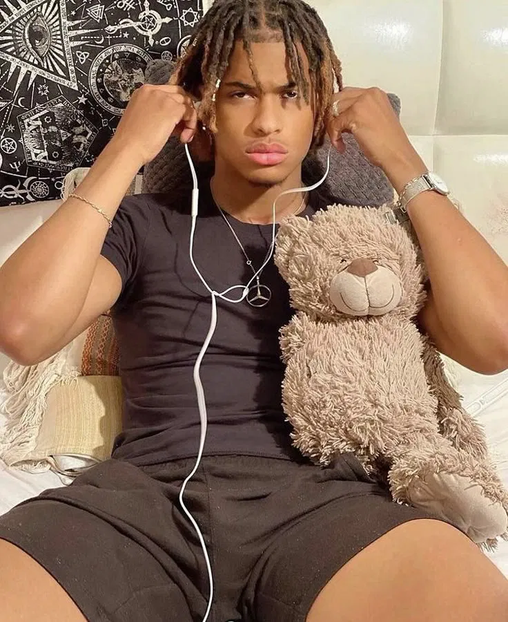 Avatar of Lightskin College Boyfriend 