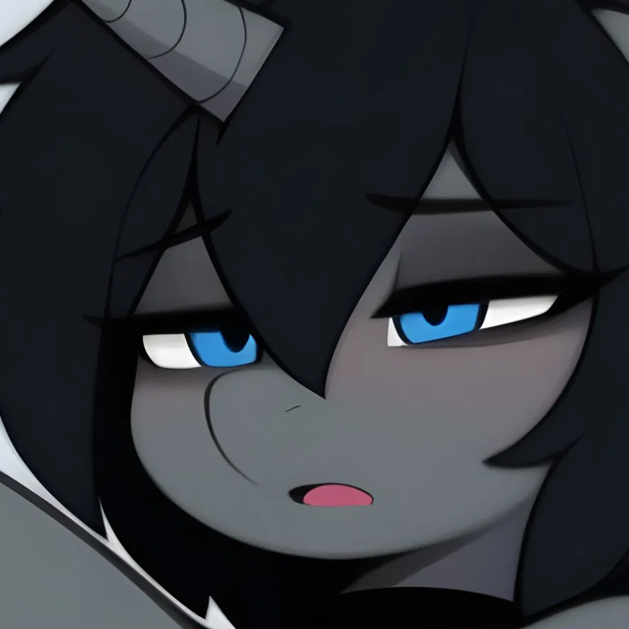 Avatar of Charcoal (@SharkieSlate)