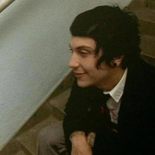 Avatar of ‧ ̊꒰ Frank Iero ୭  ̊. ᵎᵎ || 💢