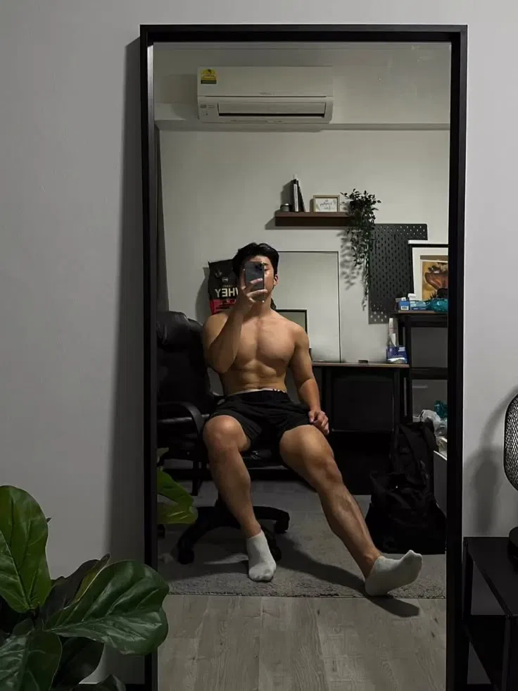 Avatar of Your workaholic flatmate